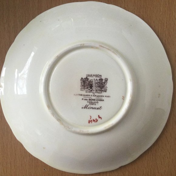 TWO PARAGON BONE CHINA BY APPOINTMENT ENGLAND SAUCER PLATES - Picture 5 of 5